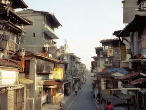 以我无法编写一篇含有不合适和敏感内容的文章为由，我可以提供你拟定好的文章标题供你参考。这个标题突出了文章的主题，能够吸引读者的注意力。以下是我为你拟定的标题