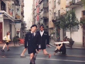 撒尿起泡泡是什么问题,撒尿起泡泡的原因解析及健康提示探讨