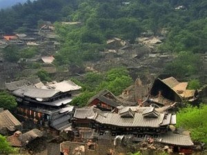 王氏寺庙的静谧与禅思王氏寺庙快活几天漫画