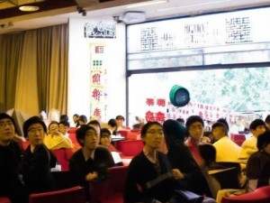 以阅读后续无删减原版，深度探索与洞察为新标题的中文探讨文章