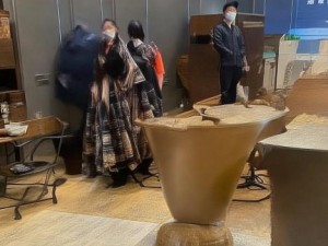 宝宝吃奶时哭闹挣扎的原因分析与应对技巧分享
