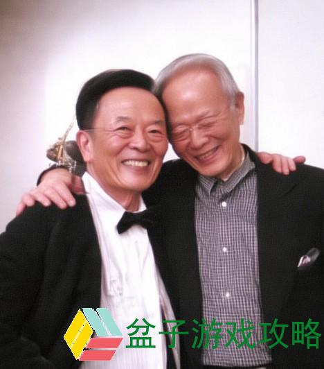 宝宝趣味游戏腿抬高靠墙挑战让你惊喜不断的亲子时光